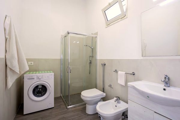 Il bagno con lavatrice