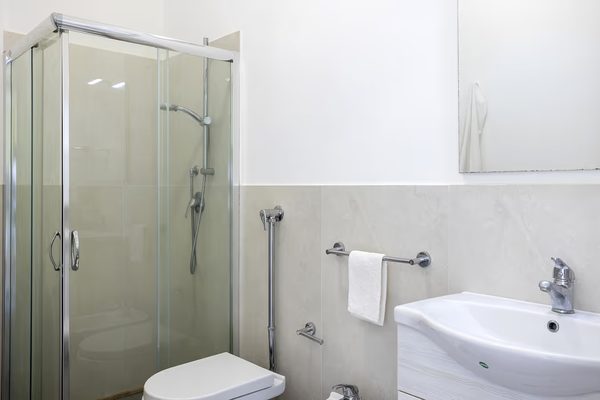 Bagno con doccia